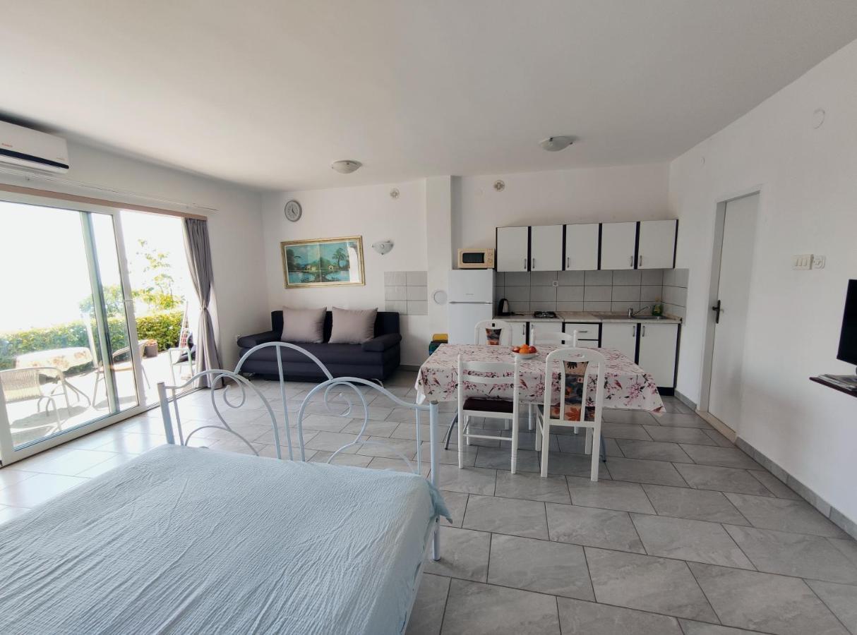Apartmani Irena Veprinac Экстерьер фото