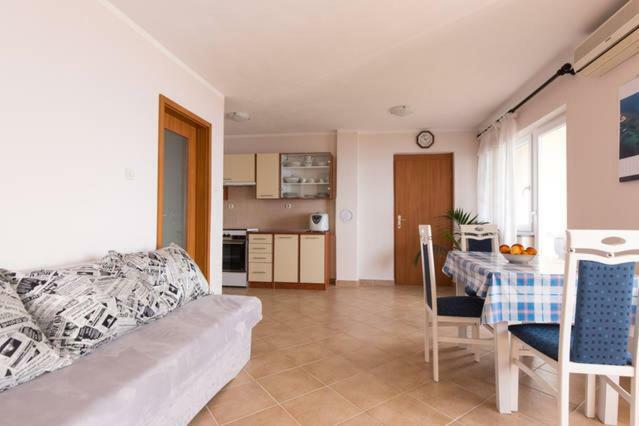 Apartmani Irena Veprinac Экстерьер фото